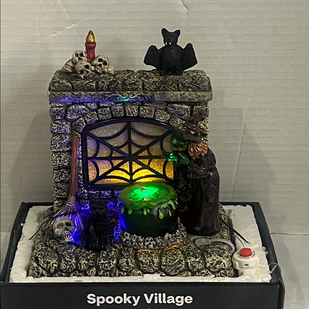 Spooky Village Fireplace W / Fog Light Up Party Decor